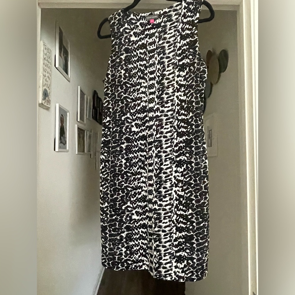 Vince Camuto sheath sleeveless dress